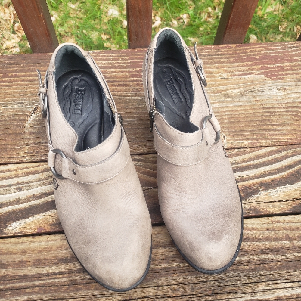 Born Women's Zowy Slip On Gray Ankle Boots With Zipper and Detail- Size 8.5/40